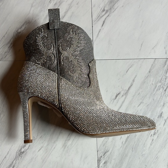Gianni Bini western rhinestone silver copy point toe heel boot bootie shoe 6 - Picture 5 of 12